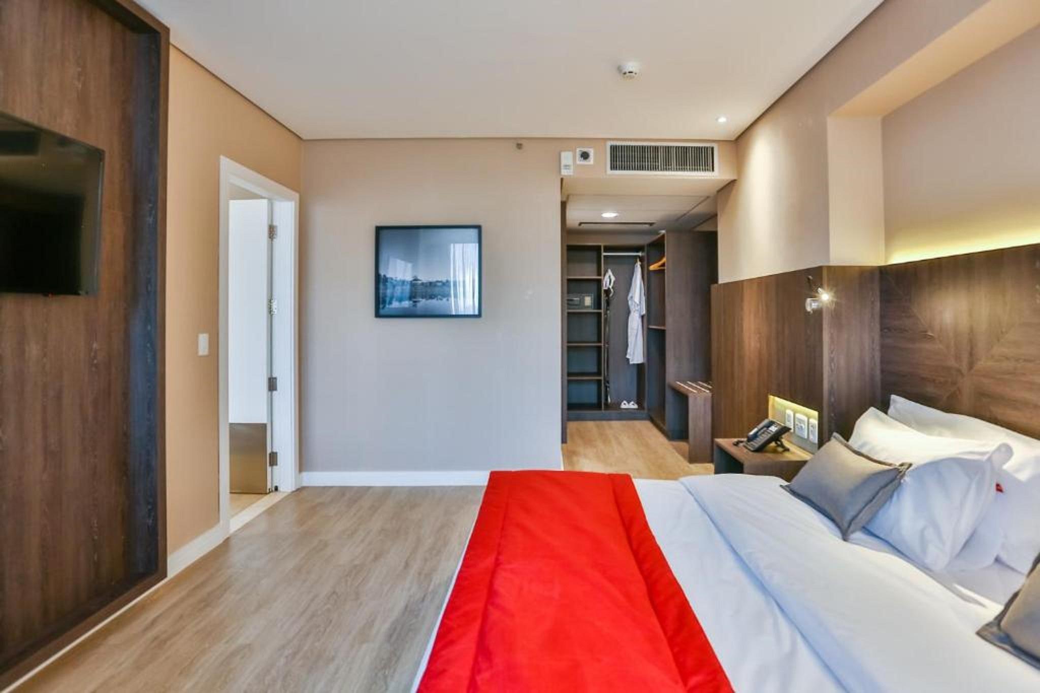 Transamerica Collection กัวยาเนีย ภายนอก รูปภาพ A room at the hotel