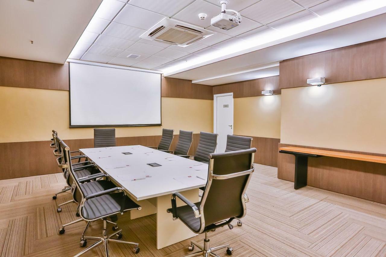 Transamerica Collection กัวยาเนีย ภายนอก รูปภาพ A meeting room