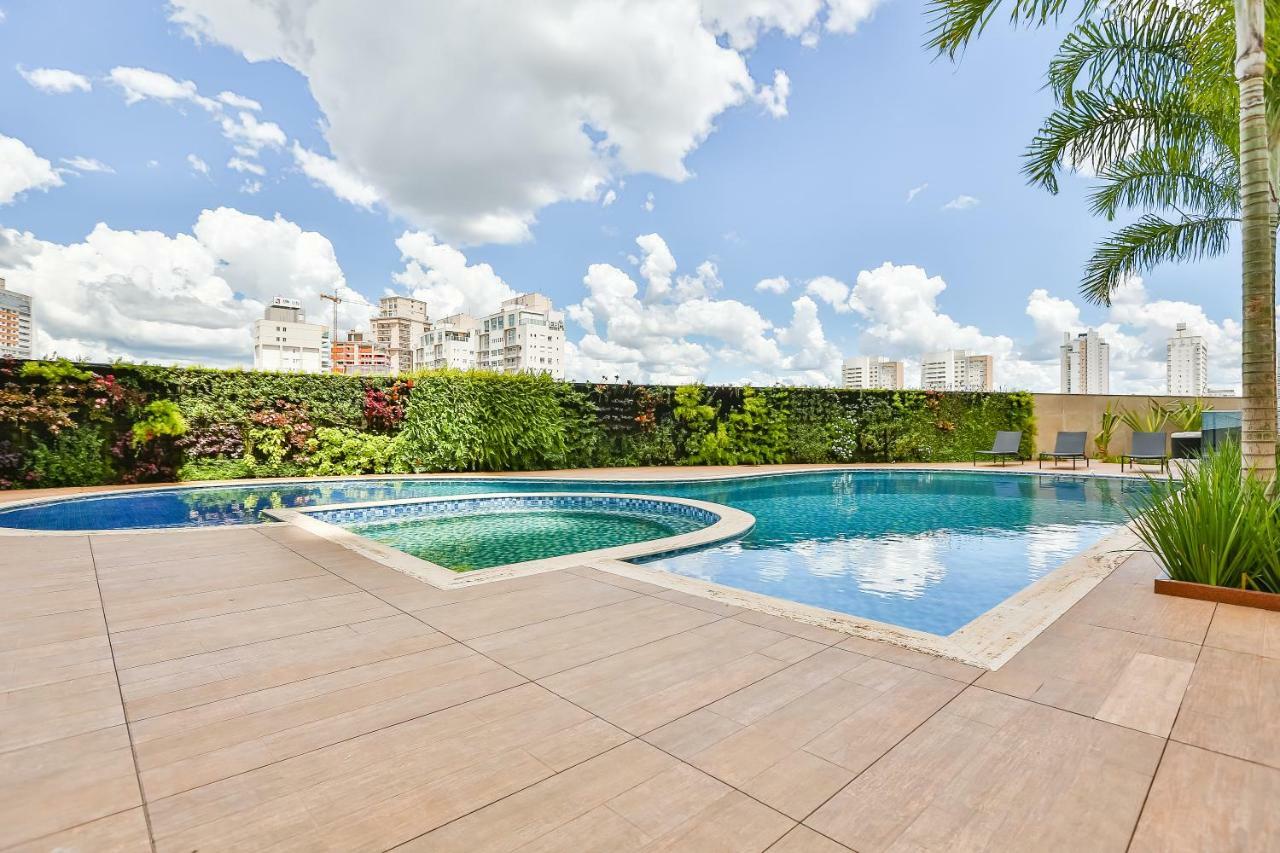 Transamerica Collection กัวยาเนีย ภายนอก รูปภาพ A swimming pool in a condominium in São Paulo, Brazil